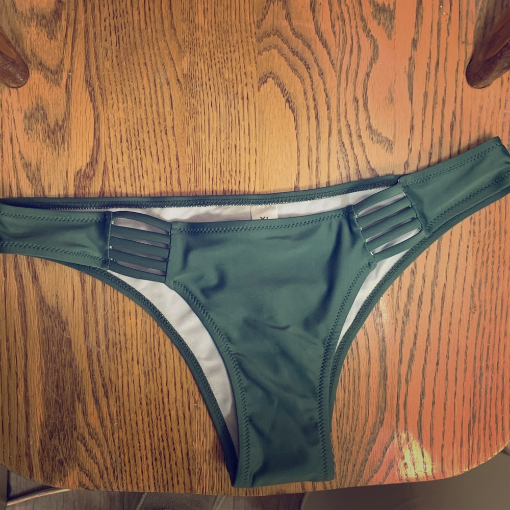Sexy strappy bikini bottoms